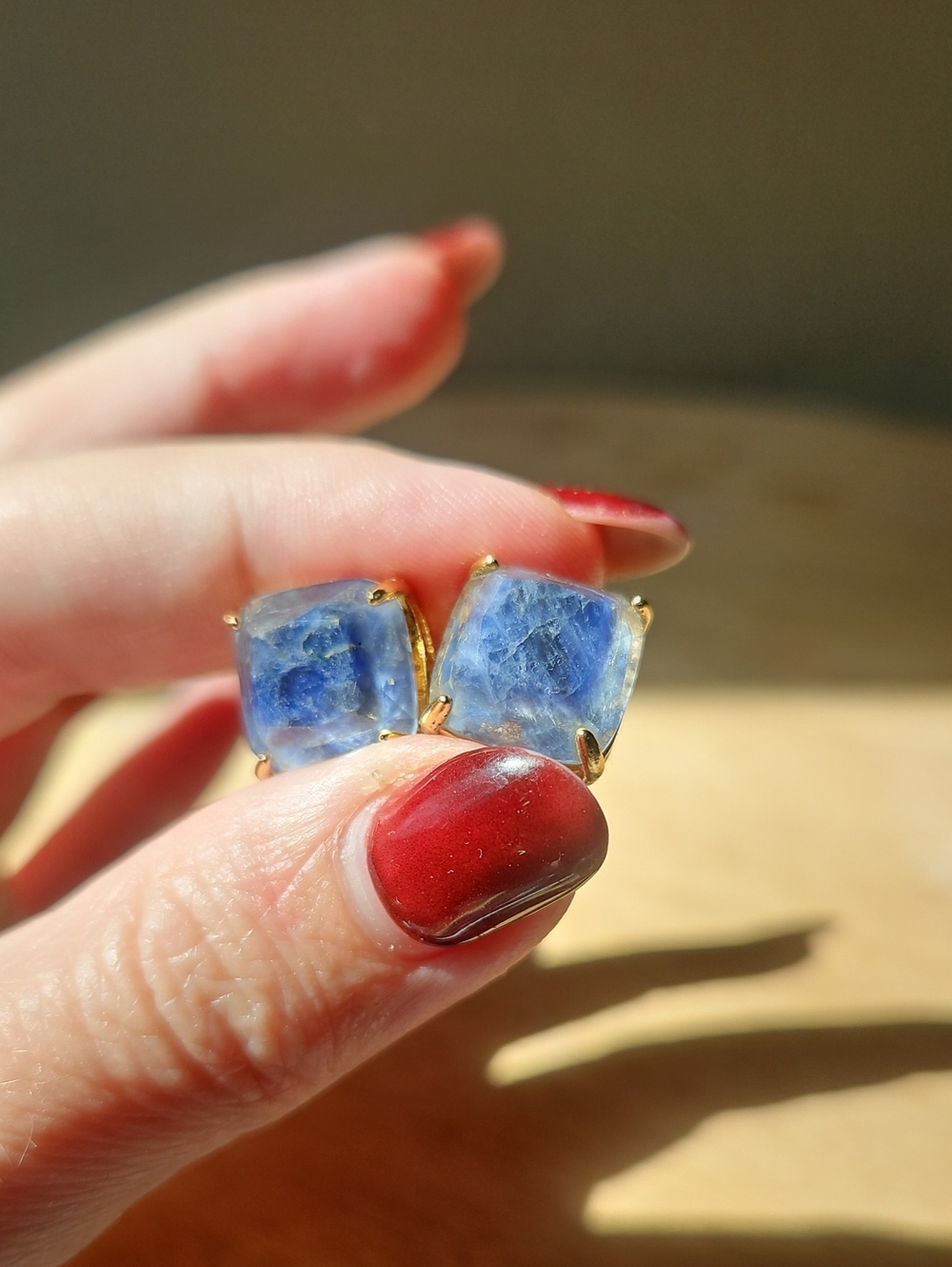 Gold-Setting Blue Stone Stud Earrings